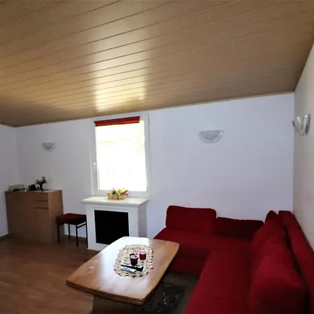 Hébergement de vacances Haus Am See Mit Sauna - Kek7 *